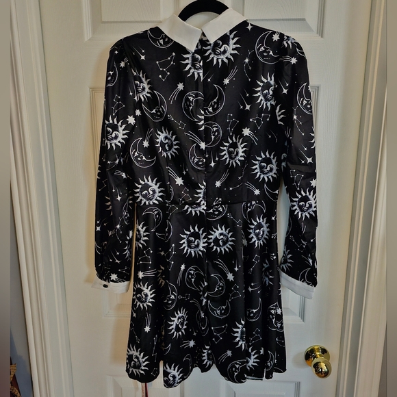 ROMWE Academia Sun & Moon Graphic Contrast Collar Dress - Picture 5 of 7